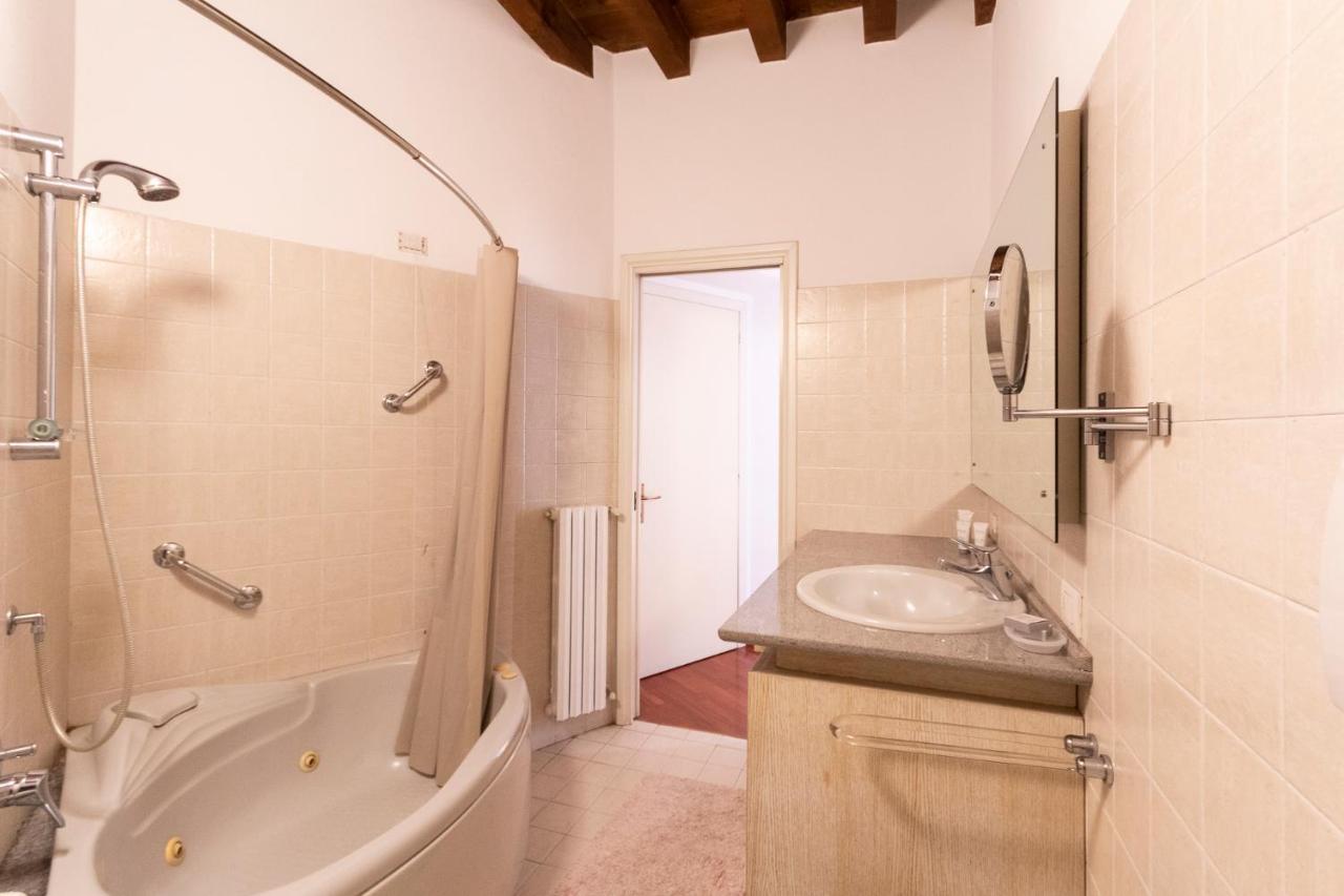 Anfiteatro Apartment In Brera ミラノ エクステリア 写真