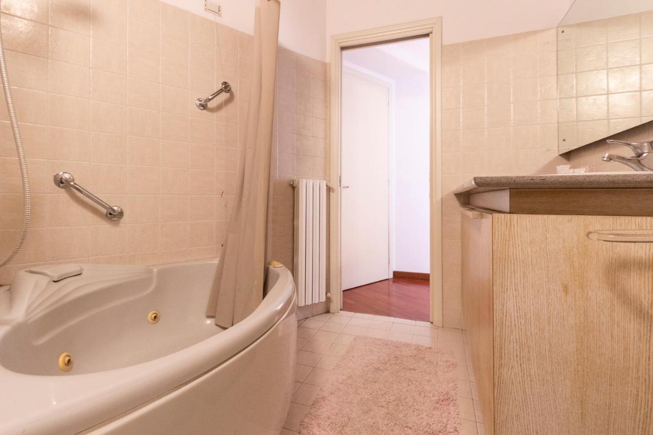 Anfiteatro Apartment In Brera ミラノ エクステリア 写真