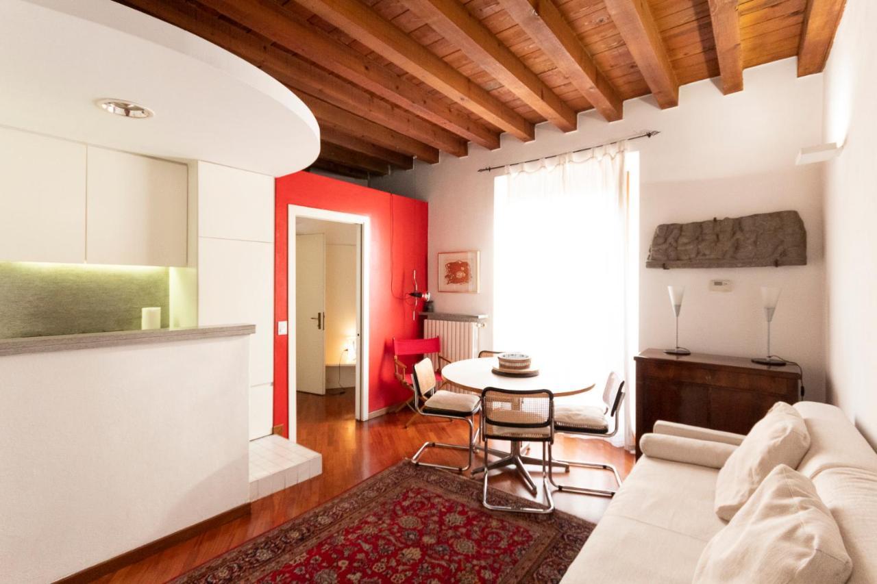 Anfiteatro Apartment In Brera ミラノ エクステリア 写真