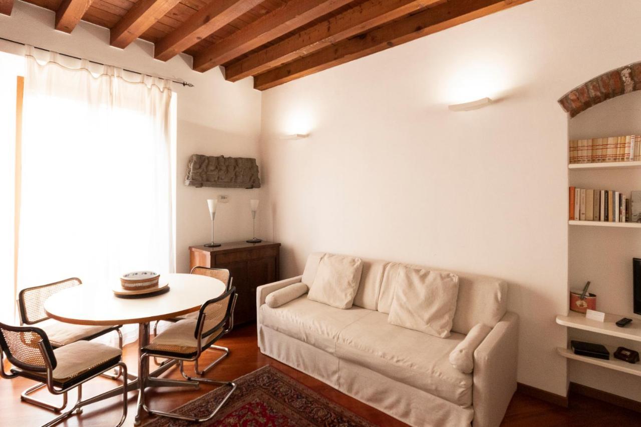 Anfiteatro Apartment In Brera ミラノ エクステリア 写真